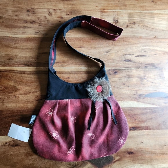 NWT C.divin black & red handmade crossbody bag - Picture 1 of 8